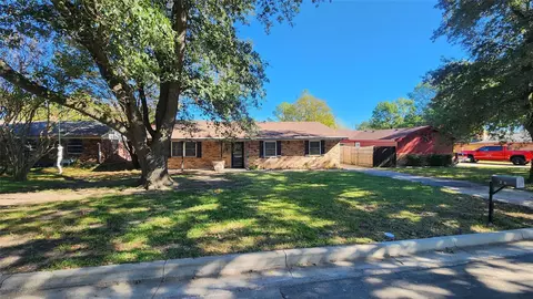 214 Town North Dr, Terrell, TX 75160