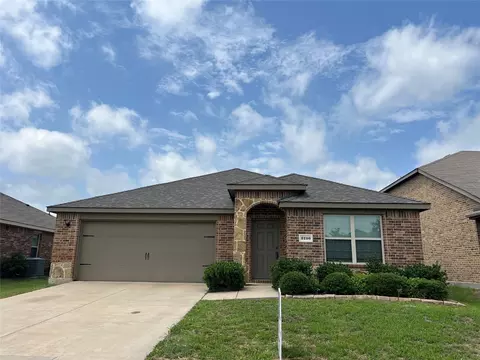 2210 Tombstone Dr, Forney, TX 75126