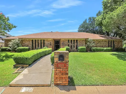 9101 Westwood Shores Dr, Fort Worth, TX 76179