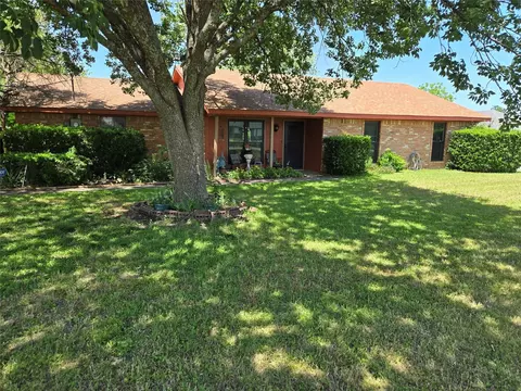 114 Anderson Rd, Red Oak, TX 75154
