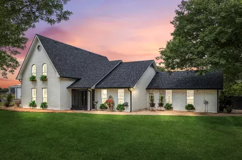 9867 Dripping Springs Rd, Denison, TX 75021