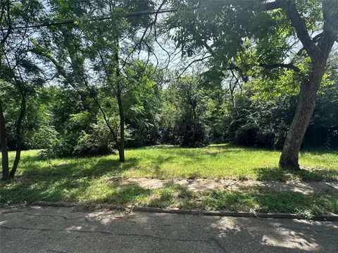 1604 N 9th St, Waco, TX 76707