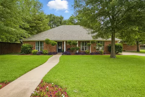 1704 Drake Dr, Commerce, TX 75428
