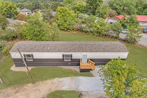 512 Beverly Rd, Azle, TX 76020