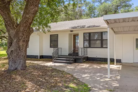 267 N Pecan St, Van, TX 75790