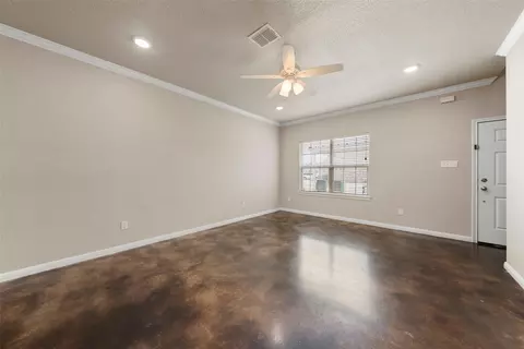 406 Spring St, Mcgregor, TX 76657 photo 3