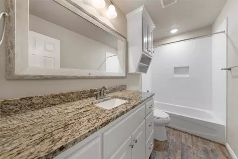 406 Spring St, Mcgregor, TX 76657 photo 14