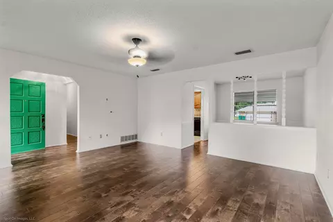 Living - 809 Monique, Cedar Hill, TX 75104 photo 4 of 4