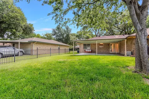Exterior - 809 Monique, Cedar Hill, TX 75104 photo 4 of 5