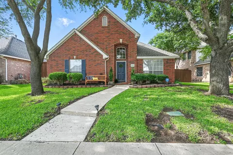 1693 Castle Rock Dr, Lewisville, TX 75077