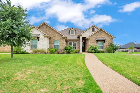 321 Desert Sky Dr, Mcgregor, TX 76657