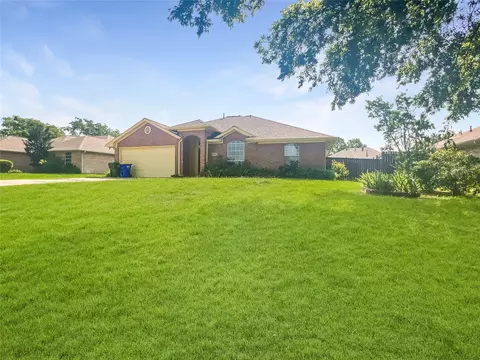 1216 E 6th St, Krum, TX 76249