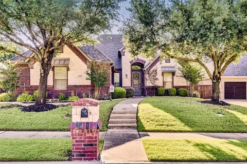 6520 Stone Creek Dr, North Richland Hills, TX 76182