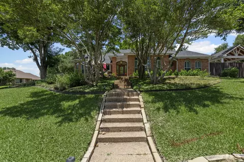 3512 Ridglea Country Club Dr, Fort Worth, TX 76116