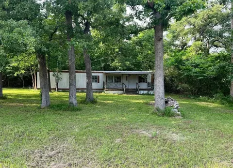 22049 Driftwood Dr, Frankston, TX 75763