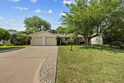 512 Judith St, Burleson, TX 76028