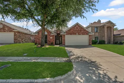 7750 Summerbrook Cir, Fort Worth, TX 76137