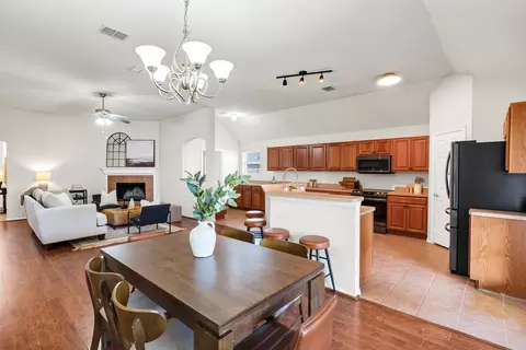 10525 N Haven Dr, Benbrook, TX 76126