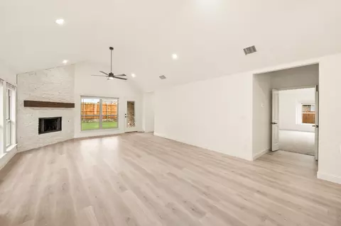 Living - 924 Split Oak Ln, Anna, TX 75409 photo 6 of 6