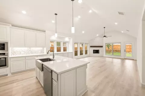 Living - 924 Split Oak Ln, Anna, TX 75409 photo 3 of 6