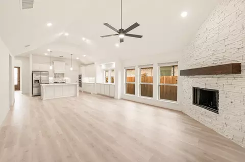 Living - 924 Split Oak Ln, Anna, TX 75409 photo 5 of 6