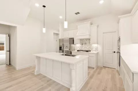 Kitchen - 924 Split Oak Ln, Anna, TX 75409 photo 3 of 3