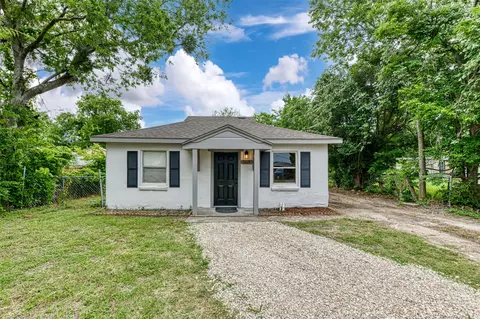 9229 S Dodson Dr, White Settlement, TX 76108