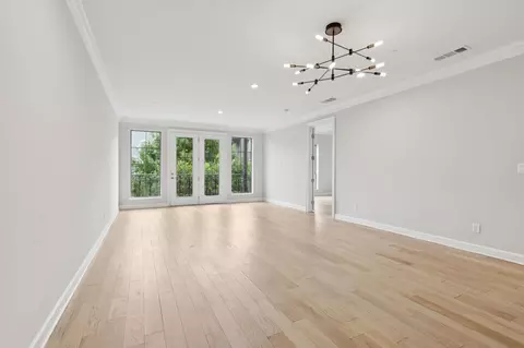 2300 Leonard St #305, Dallas, TX 75201