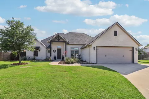 114 Piper Pkwy, Waxahachie, TX 75165