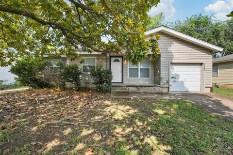 1112 N 66th St, Waco, TX 76710