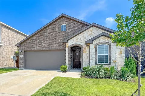 2121 Callahan Dr, Forney, TX 75126