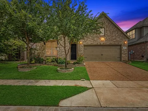 1022 Olivia Dr, Lewisville, TX 75067
