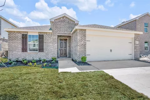 1061 Castroville Dr, Forney, TX 75126