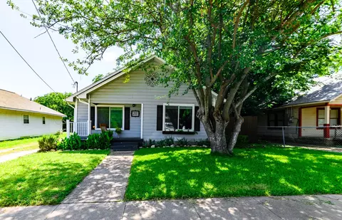 211 Huron St, Cleburne, TX 76031