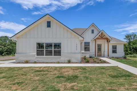 10800 Granada Dr, Waco, TX 76708
