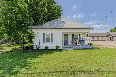 510 E Frederick St, Riesel, TX 76682