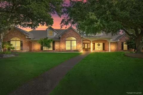 1021 Clover Rdg, Mcgregor, TX 76657