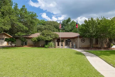 2514 Good Shepherd Dr, Brownwood, TX 76801