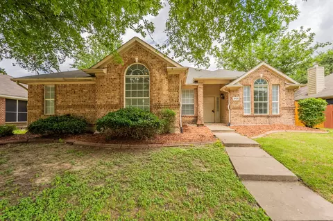4725 Magna Carta Blvd, Grand Prairie, TX 75052