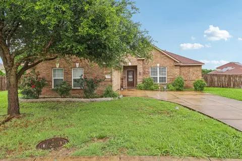 209 Brook Ct, Red Oak, TX 75154