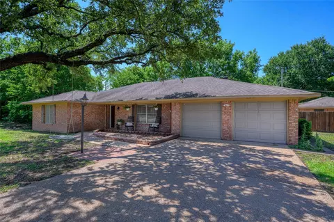 635 Rigsby St, Van Alstyne, TX 75495