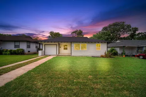 2415 Falls Dr, Dallas, TX 75211