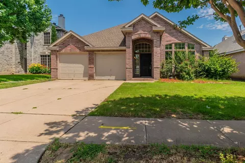 6736 Braeview Dr, Fort Worth, TX 76137