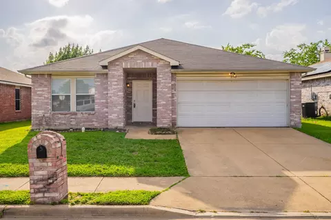 233 Stoneridge Dr, Mesquite, TX 75149
