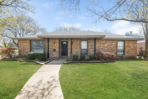 5801 Wedgwood Dr, Fort Worth, TX 76133