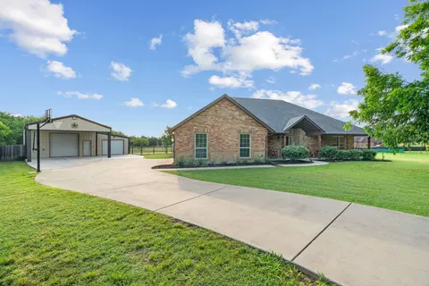 204 N Doubleday Ct, Springtown, TX 76082