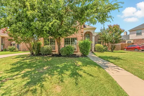 307 Forestridge Dr, Mansfield, TX 76063