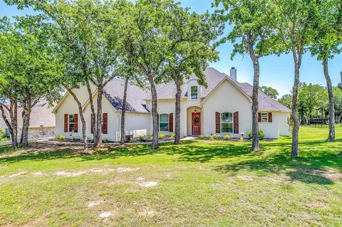 105 Eagle Dr, Lipan, TX 76462