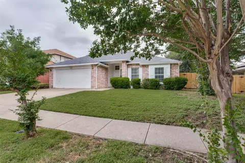 5203 Rio Bravo Dr, Arlington, TX 76017