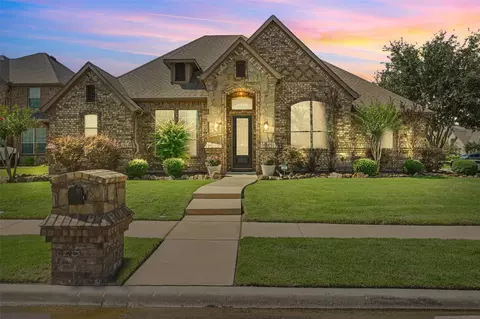 7000 Reatta Ct, North Richland Hills, TX 76182